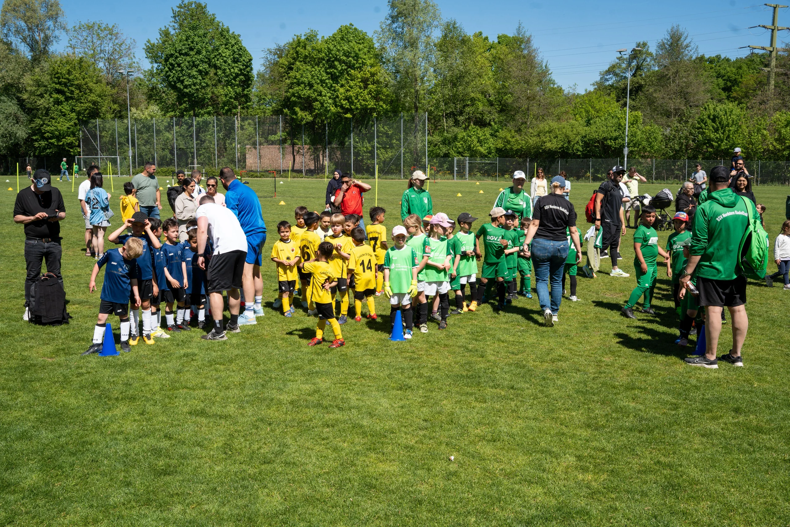 Mannschaften beim URMEL Bambini Spieltag