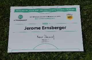 Club-100-Zertifikat für Jérôme Ernsberger aus dem Jahr 2023