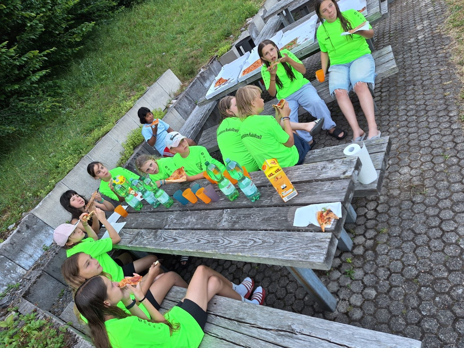 Gemeinsame Pause der D-Juniorinnen