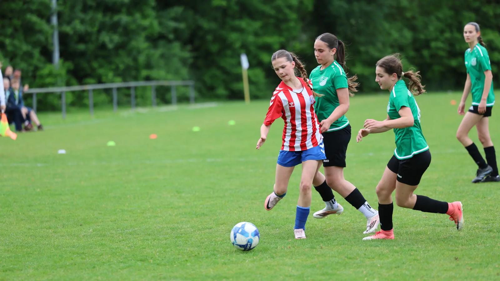 Gemeinsam verteidigen beim Pokalfinale der B-Juniorinnen 2026