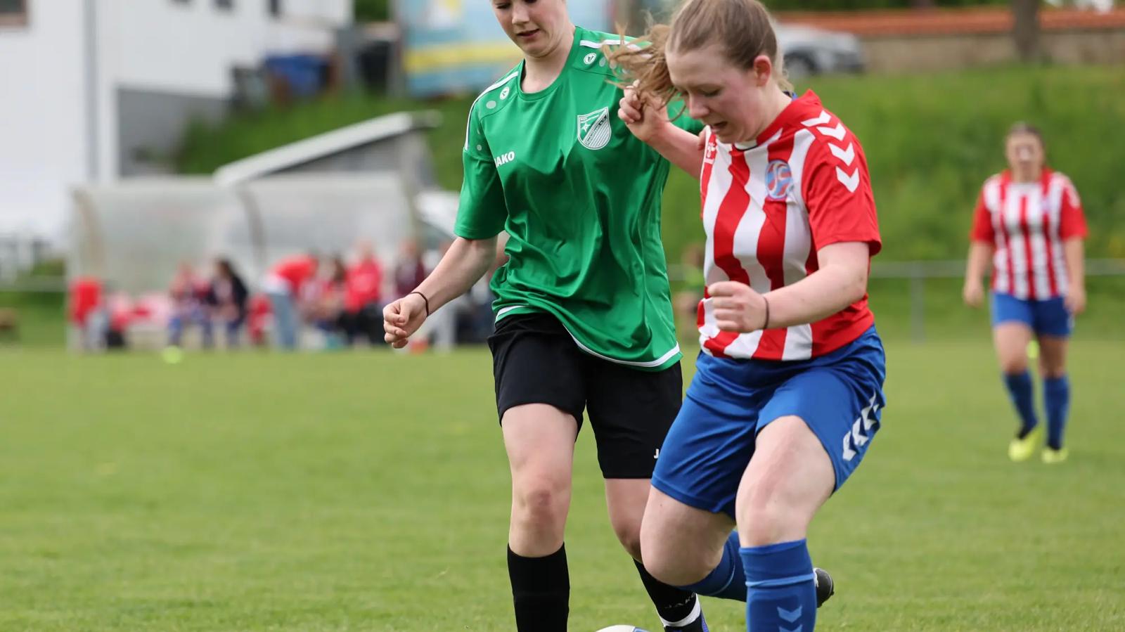 Am Ball behaupten beim Pokalfinale der B-Juniorinnen 2026