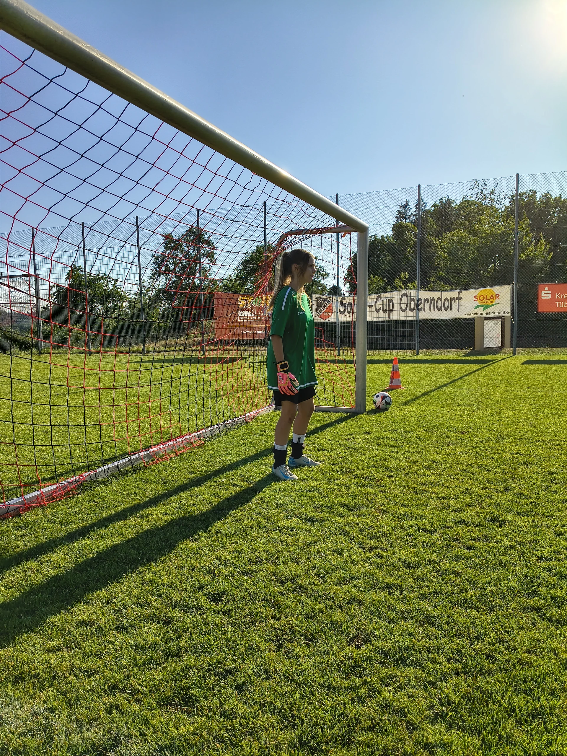 Bereit im Tor beim Solarcup-Teamausflug der B-Juniorinnen 2026