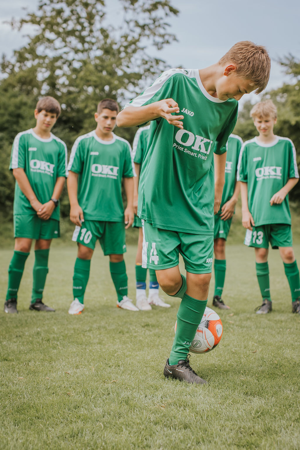 Am Ball bleiben bei den U17 B-Junioren
