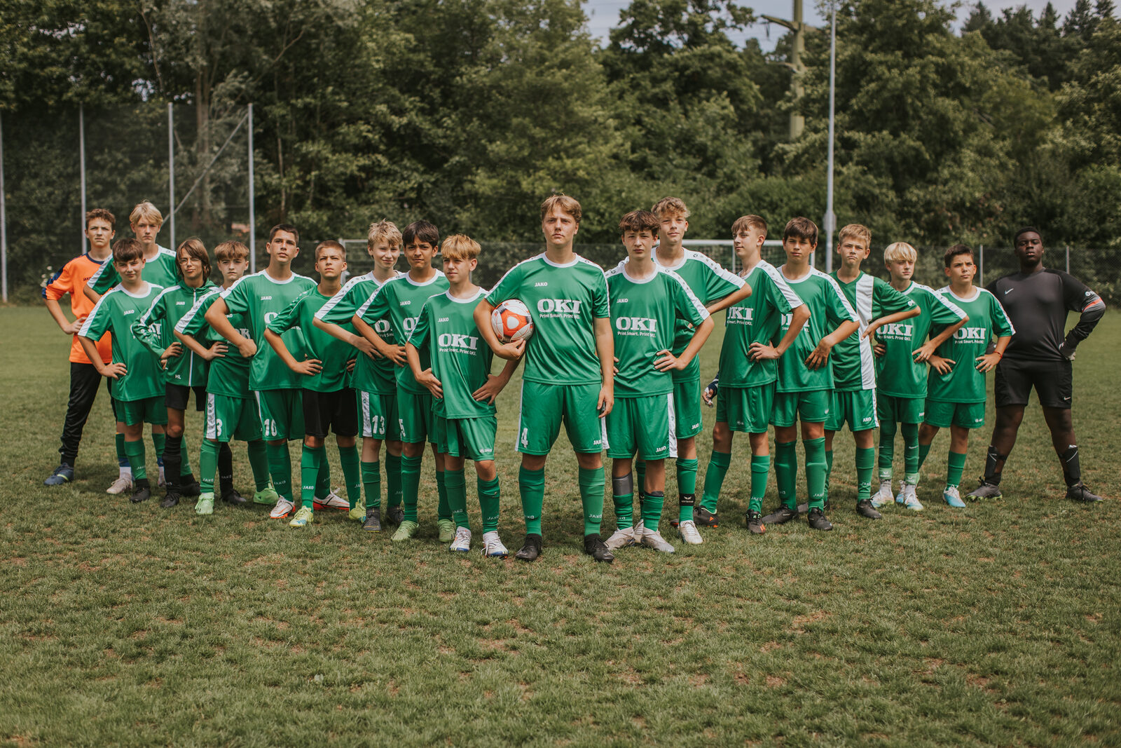 Gemeinsam am Ball bei den U17 B-Junioren